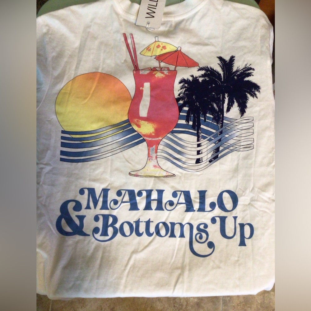 NEW! WILDFOX Mahalo tee